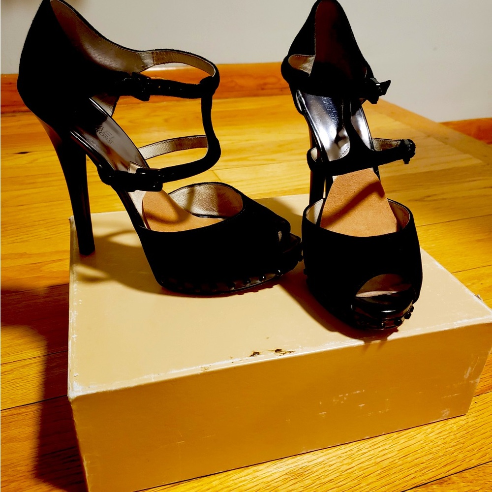 Micheal Kors AILEE platform 6’inch heels
